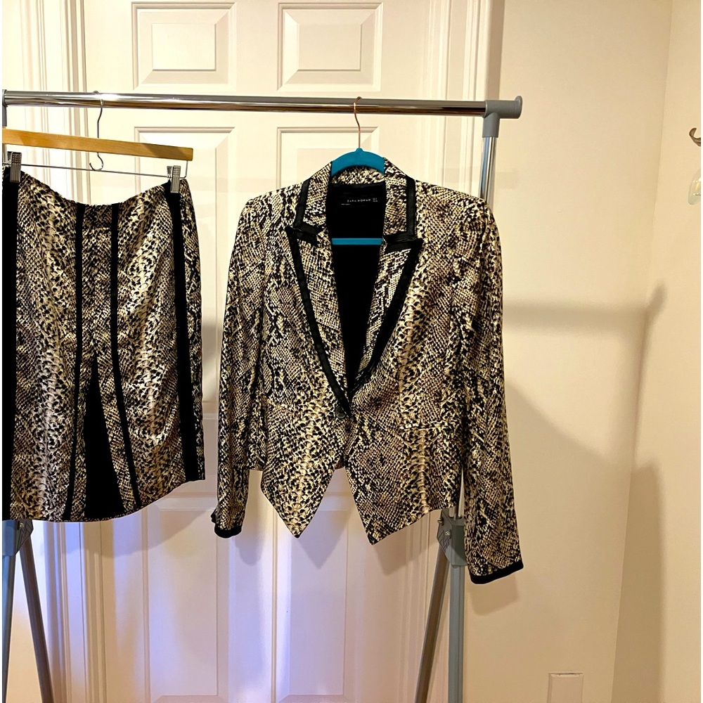Zara snake print silk suit. Beige/black. Faux leather trim. Body con